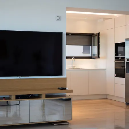 Διαμέρισμα Seafront Luxury Idassa By Belmont Realty