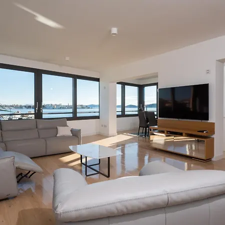 Seafront Luxury Idassa By Belmont Realty アパート ザダル